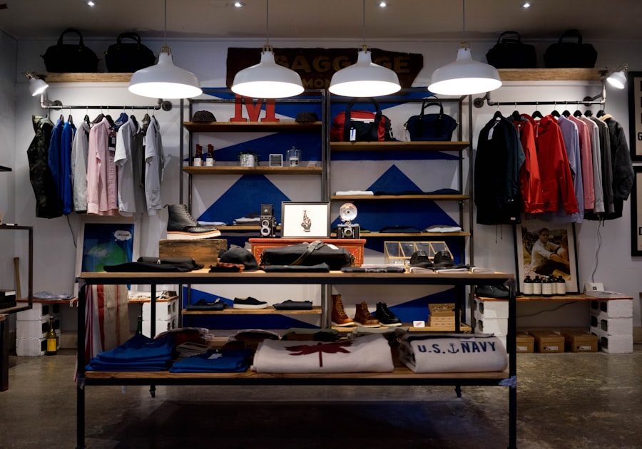 Interior moderno de loja comercial reformada